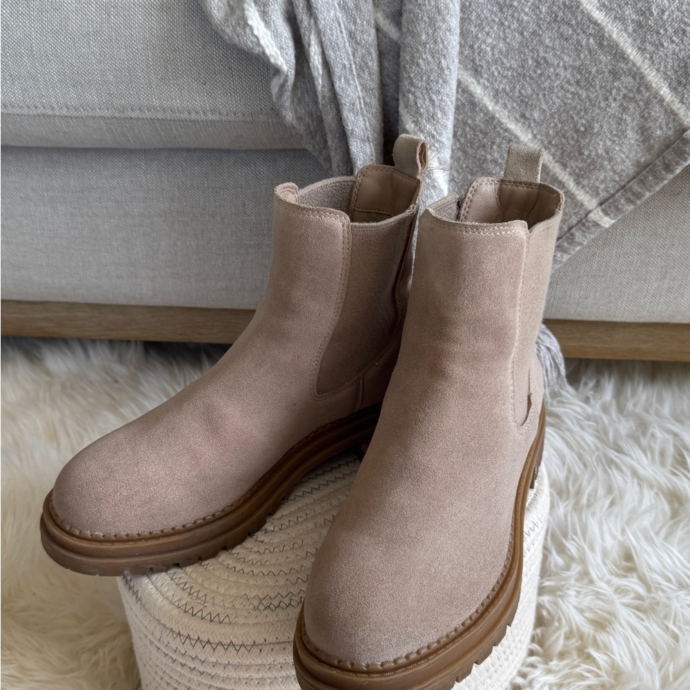 Steve Madden Taupe Suede Footwear - Picture 3 of 7